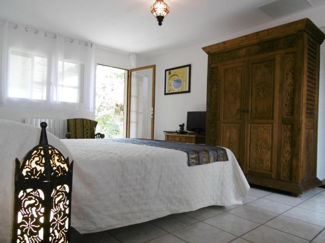 Bed and Breakfast Les Rouges Gorges Lugos Экстерьер фото